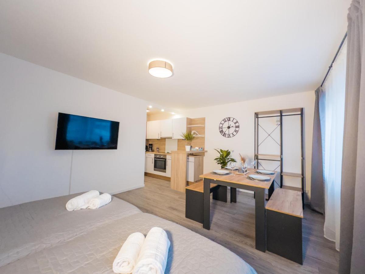 Immostay #6 - Ferienhaus 4 Zimmer Fuer 8 Personen, Wifi & Zentrum BRE المظهر الخارجي الصورة