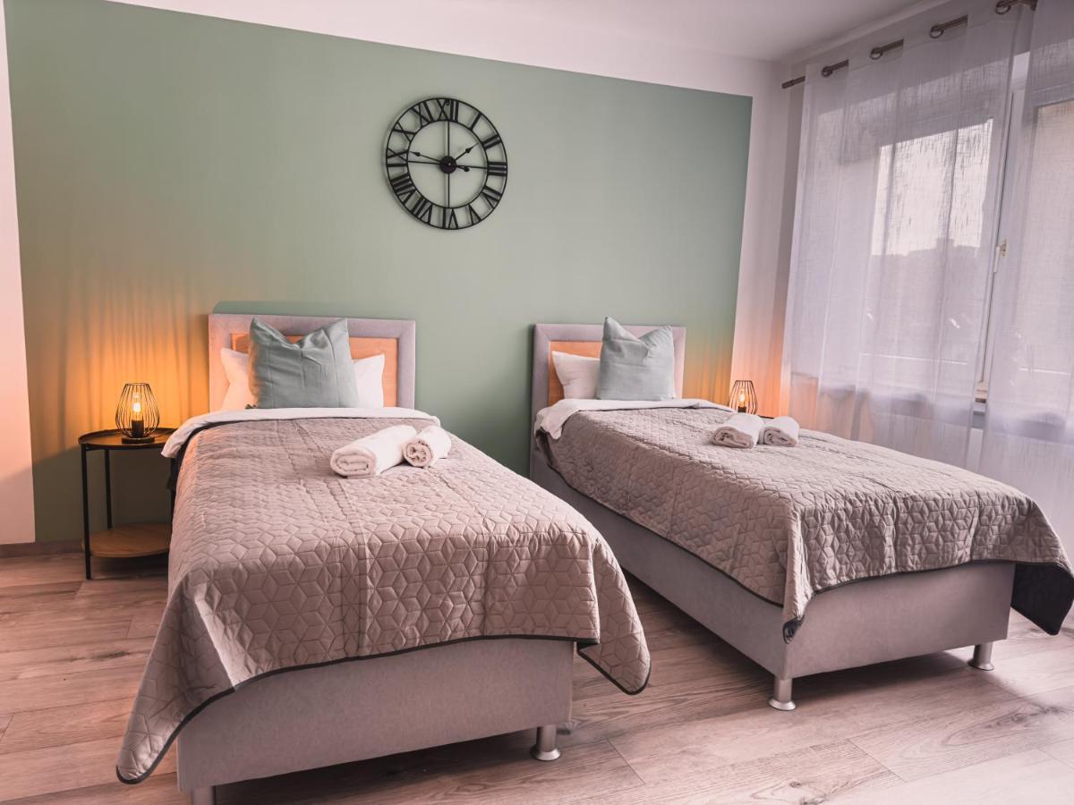 Immostay #6 - Ferienhaus 4 Zimmer Fuer 8 Personen, Wifi & Zentrum BRE المظهر الخارجي الصورة